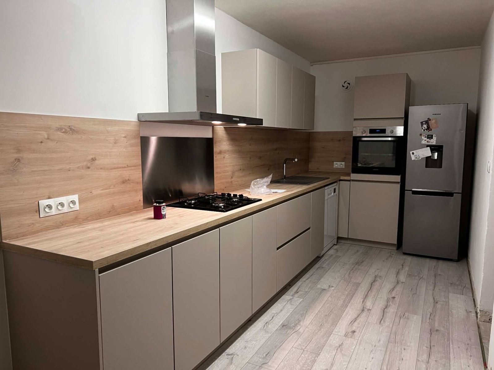 
                                                Vente
                                                 Superbe T4 rénové avec grand balcon vue Prorél
