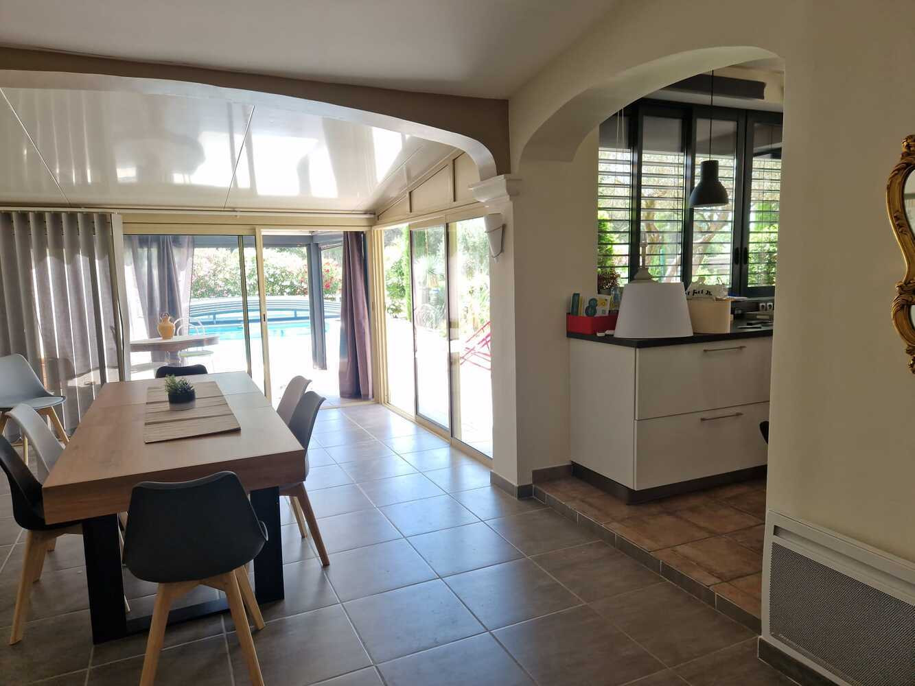 
                                                Location
                                                 Superbe Villa Golf Piscine