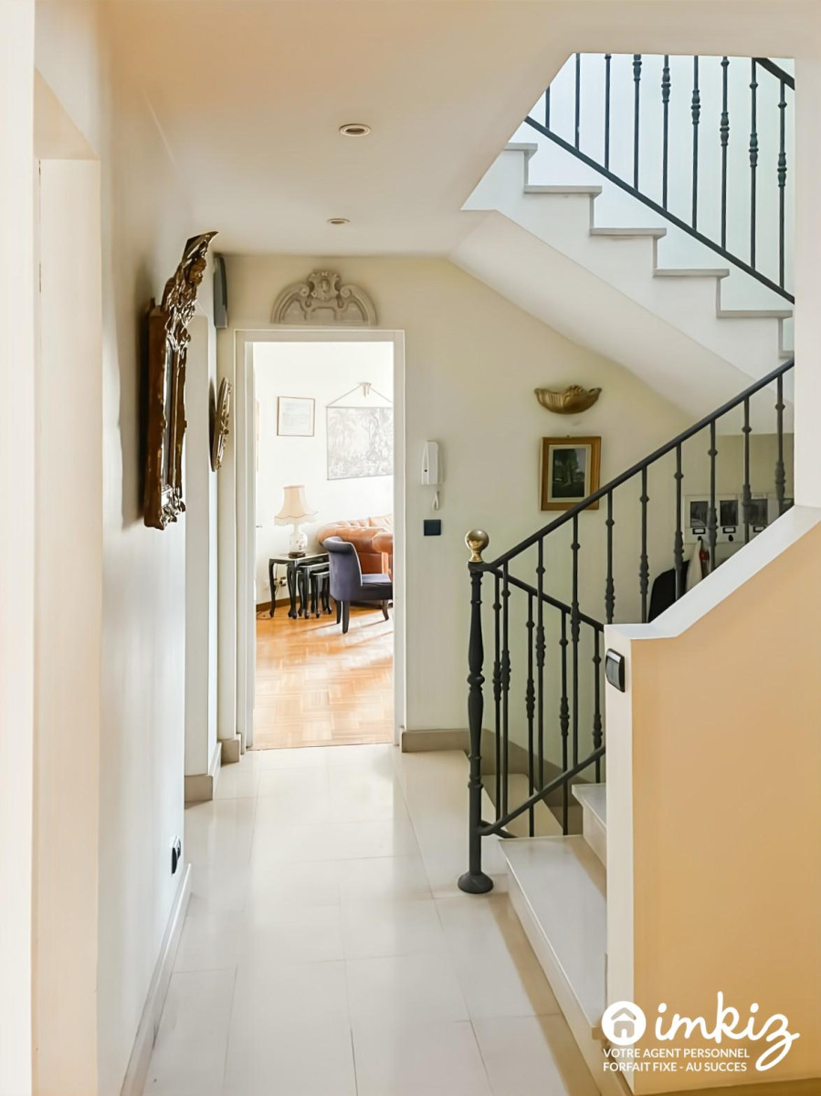 
                                                Vente
                                                 Supperbe maison  - 158 m2