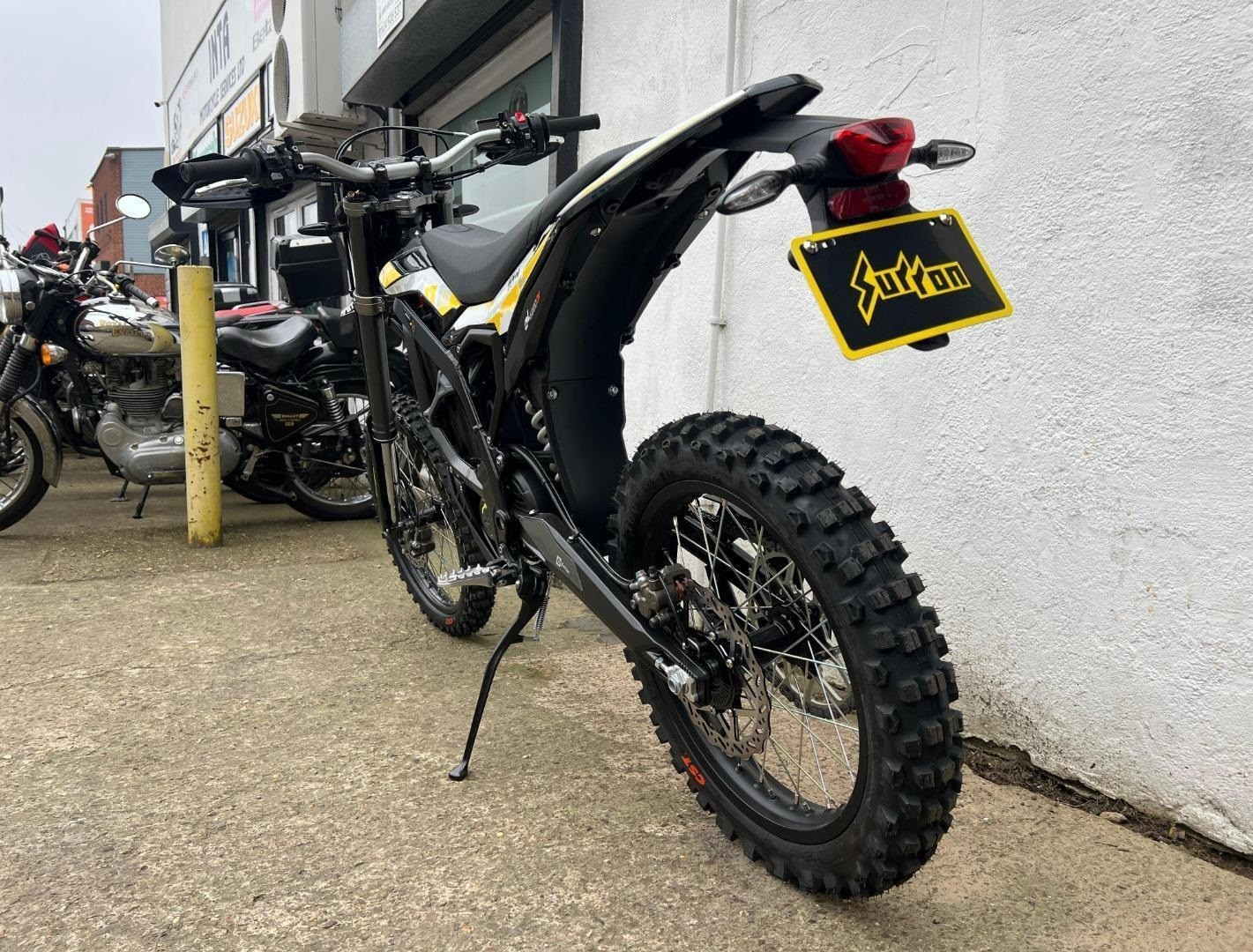 
                                                Vélos
                                                 SURRON ULTRA BEE 2025 - Noir