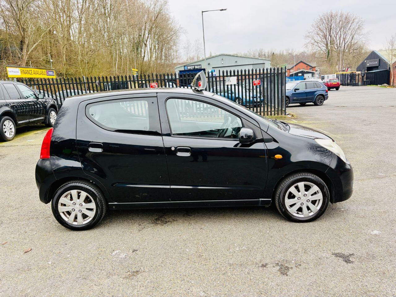 
                                                Voiture
                                                 Suzuki Alto 1.0 12V SZ4 Hatchback 5dr Petrol Manual Euro 5 (68 ps) MOT 3/27 110K CHEAP INSURANCE