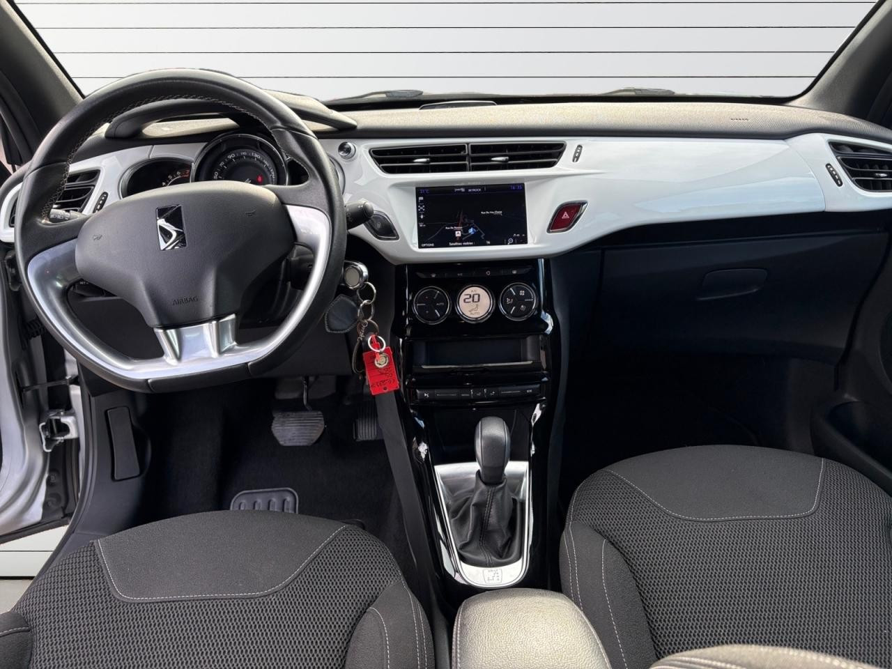 
                                                Voiture
                                                 SUZUKI DS DS3 1.2i PureTech 110 EAT6 So Chic