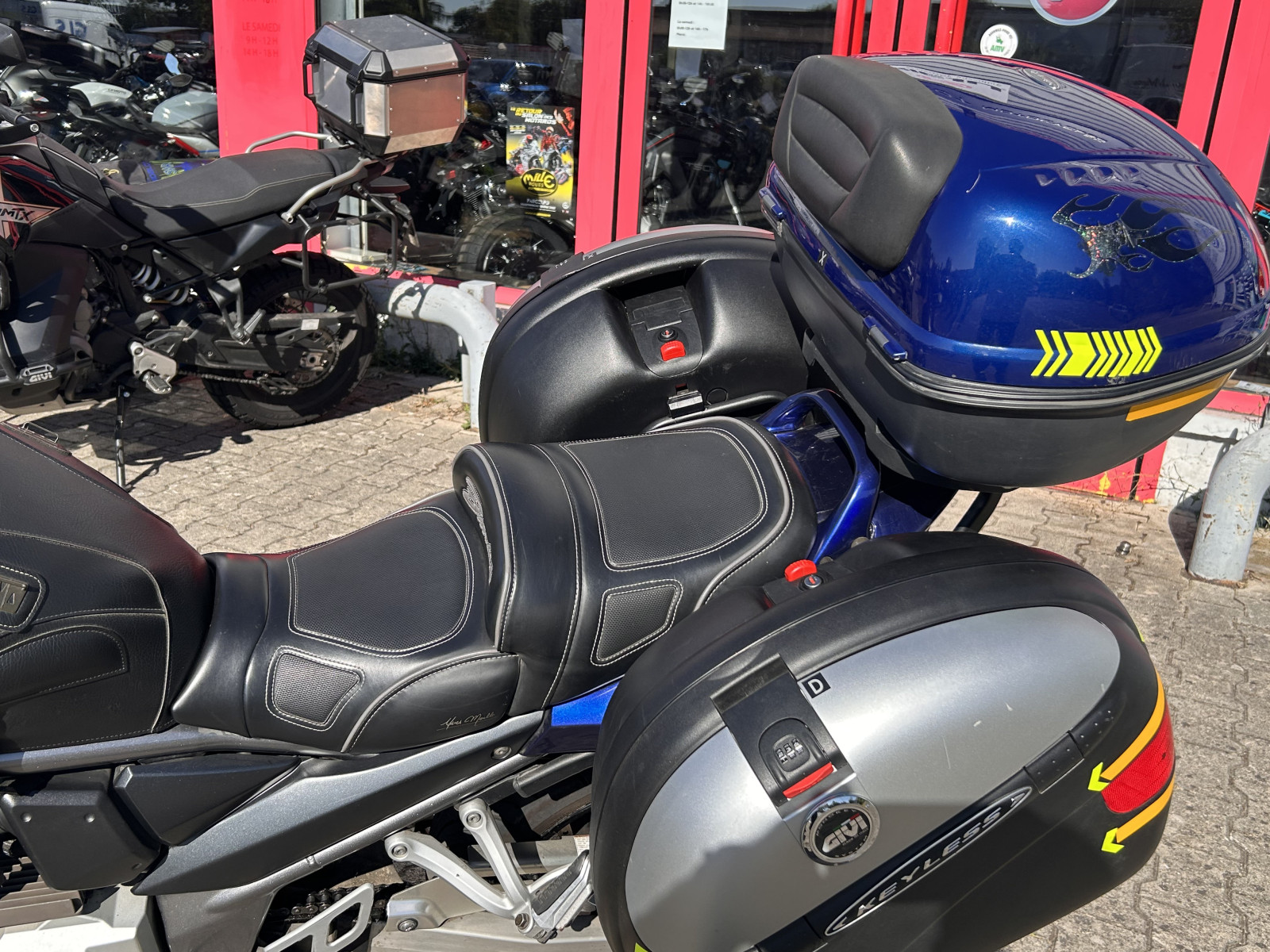 
                                                Moto - Scooter
                                                 Suzuki # 😉 SUZUKI 1250 BANDIT S ABS – ÉQUIPÉE GRAND TOURISME – EXCELLENT ÉTAT 😉 2007