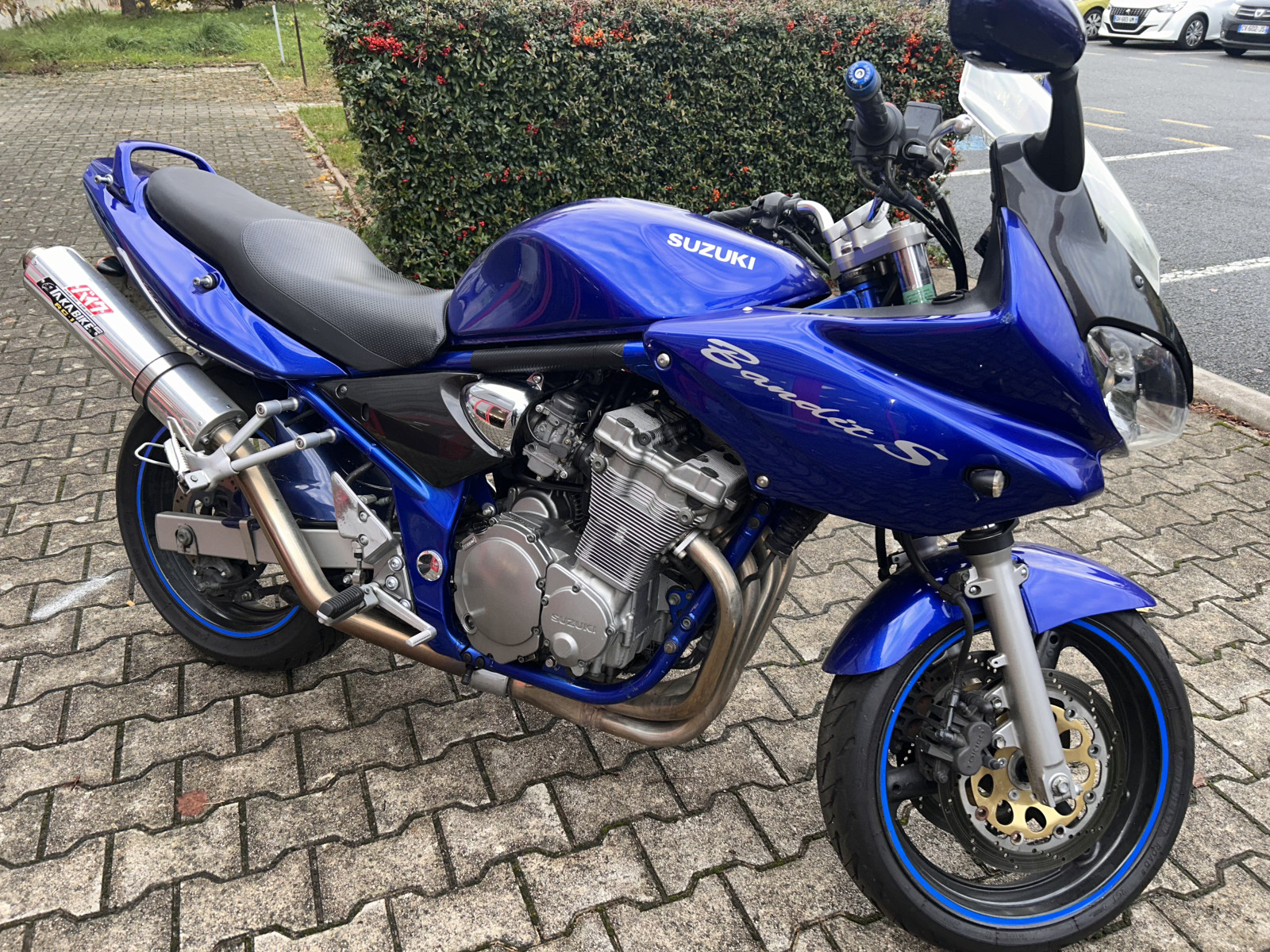 
                                                Moto - Scooter
                                                 Suzuki Suzuki 650 bandit S 2001