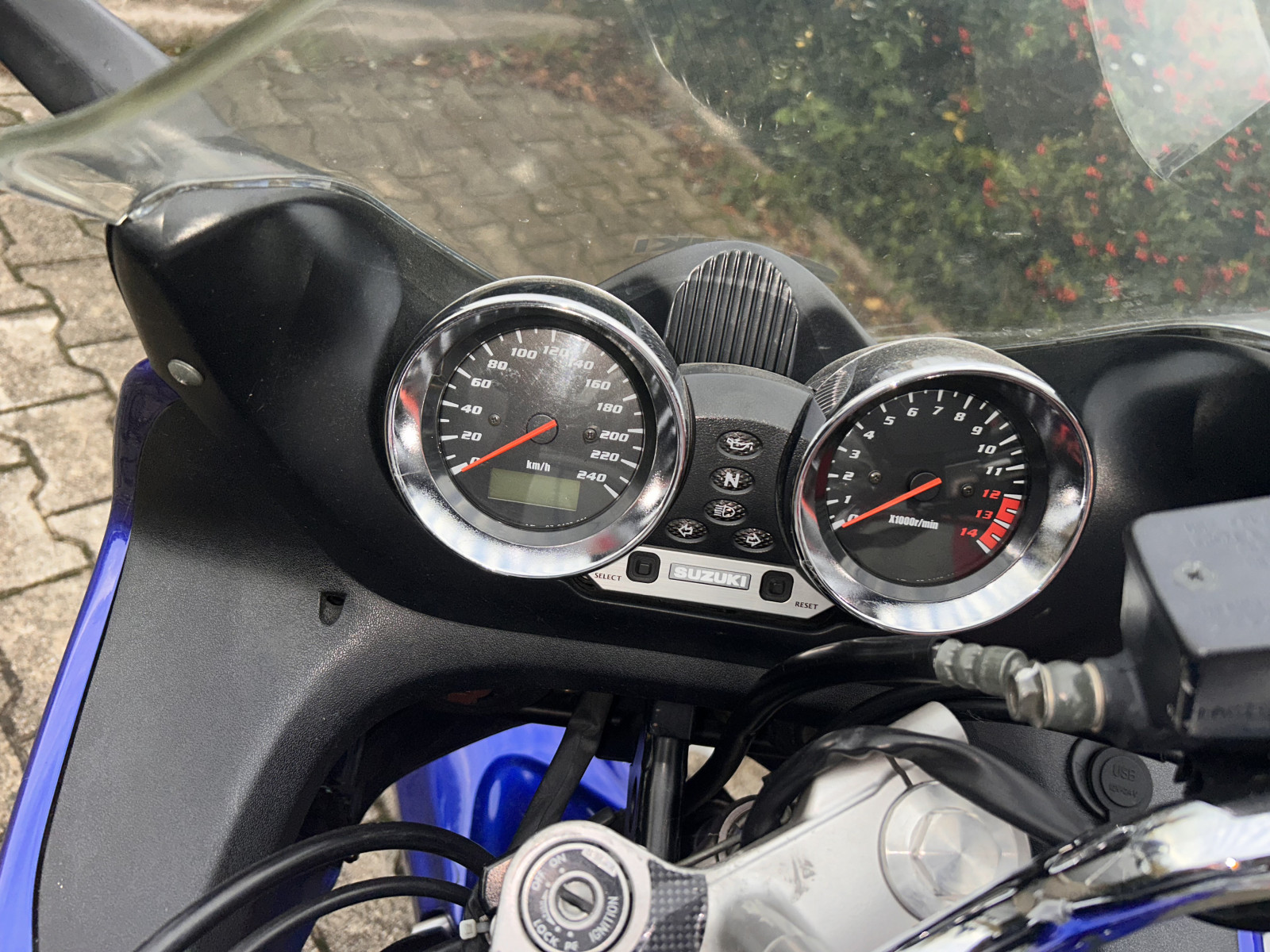 
                                                Moto - Scooter
                                                 Suzuki Suzuki 650 bandit S 2001