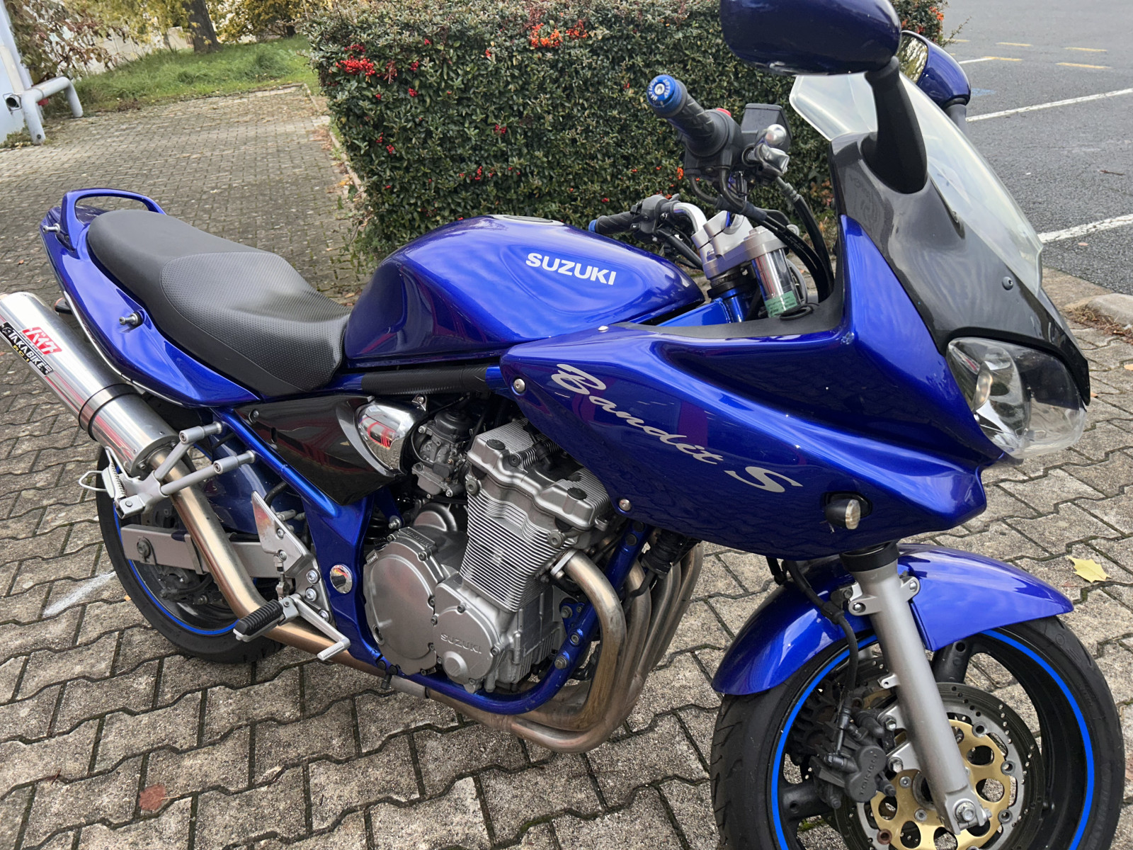 
                                                Moto - Scooter
                                                 Suzuki Suzuki 650 bandit S 2001