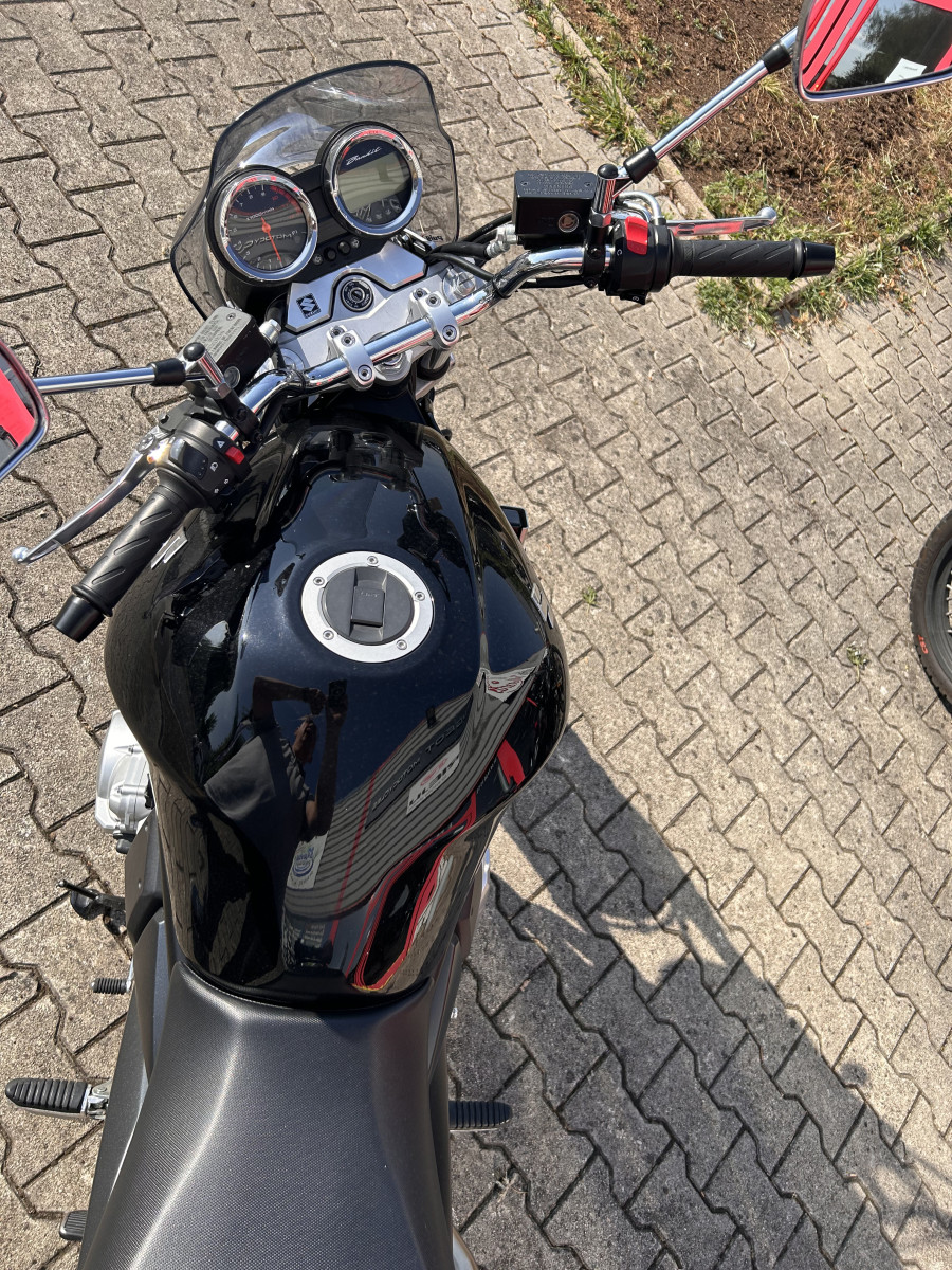 
                                                Moto - Scooter
                                                 Suzuki 😉 **SUZUKI BANDIT 1250 N – 12 027 KM – GARANTIE 6 MOIS – PRÊTE À ROULER** 😉 2009