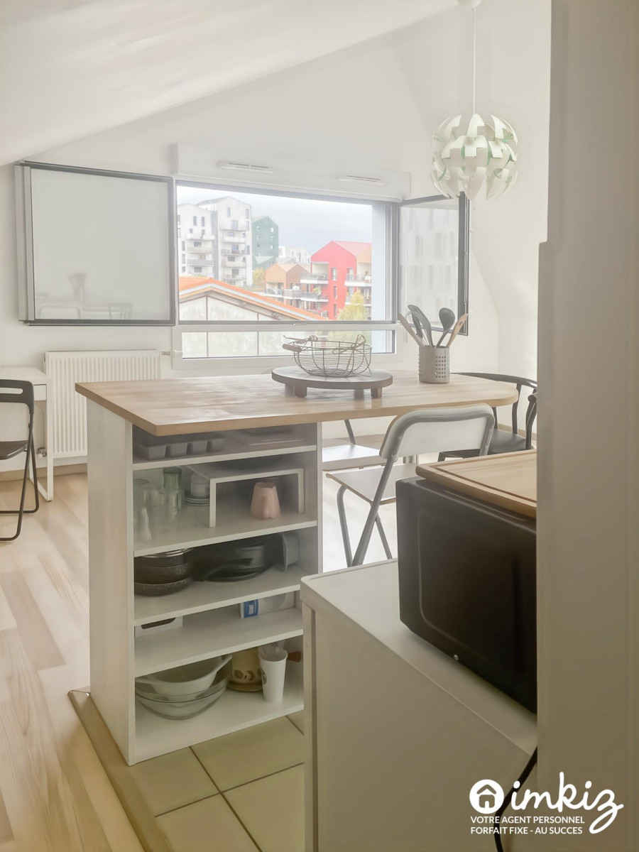 
                                                Vente
                                                 T 1 bis excellent investissement comme neuf