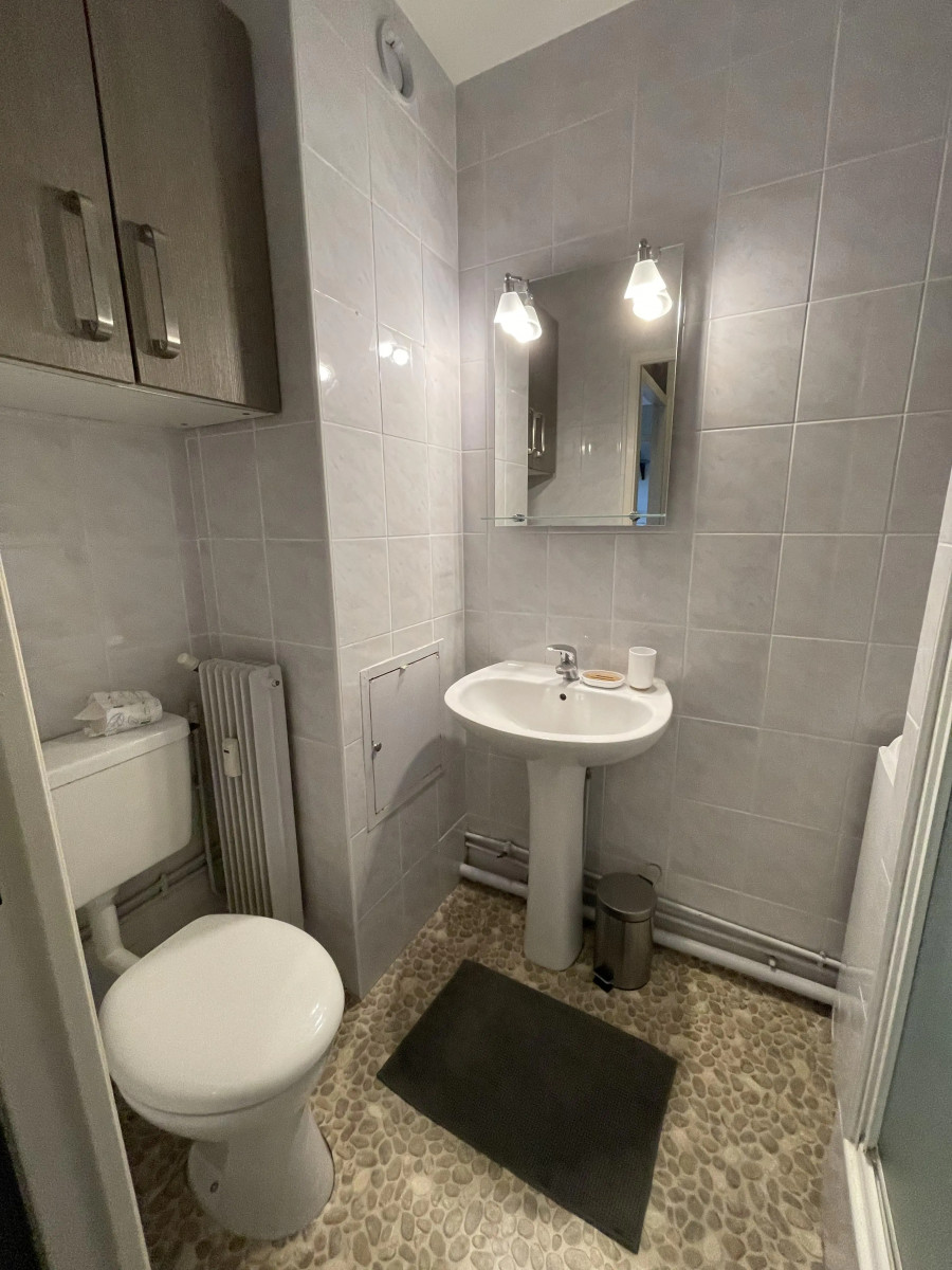 
                                                Location
                                                 T1 / 20 m² / Meublé