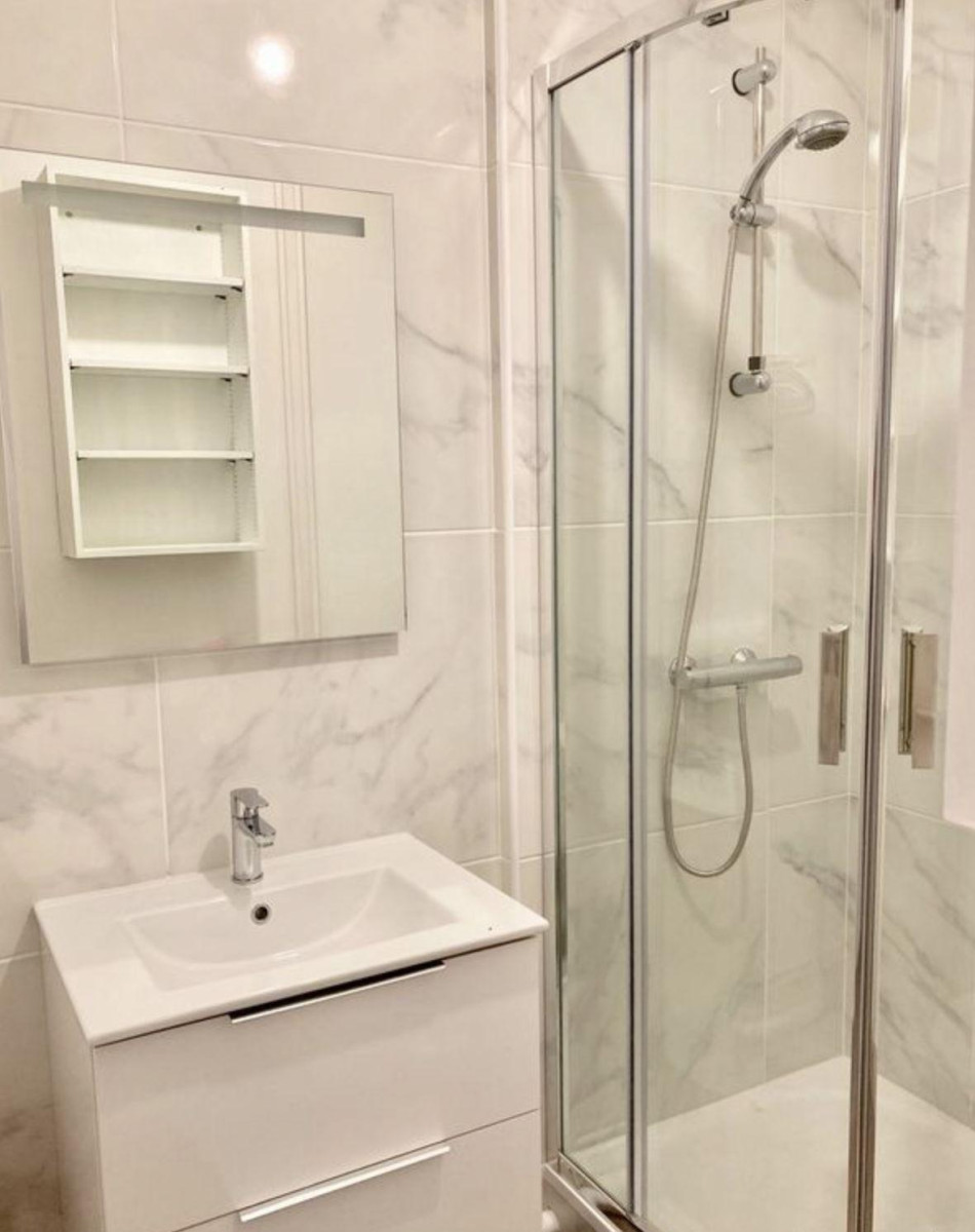 
                                                Location
                                                 T1 28 m2 + Parking et cave privatifs, Centre Ville