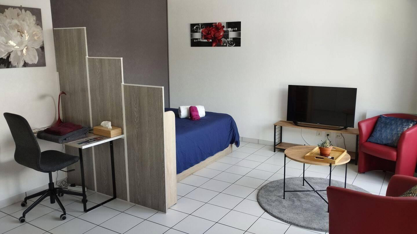 
                                                Location
                                                 T1 35 m² meublé, Idéal ETUDIANT / Parking privé