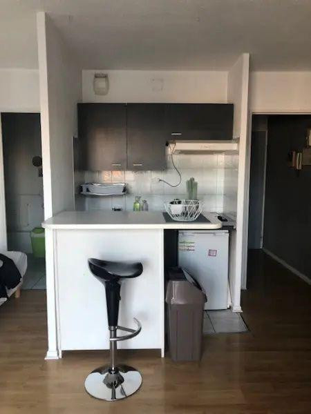 
                                                Location
                                                 T1 avec balcon, quartier calme