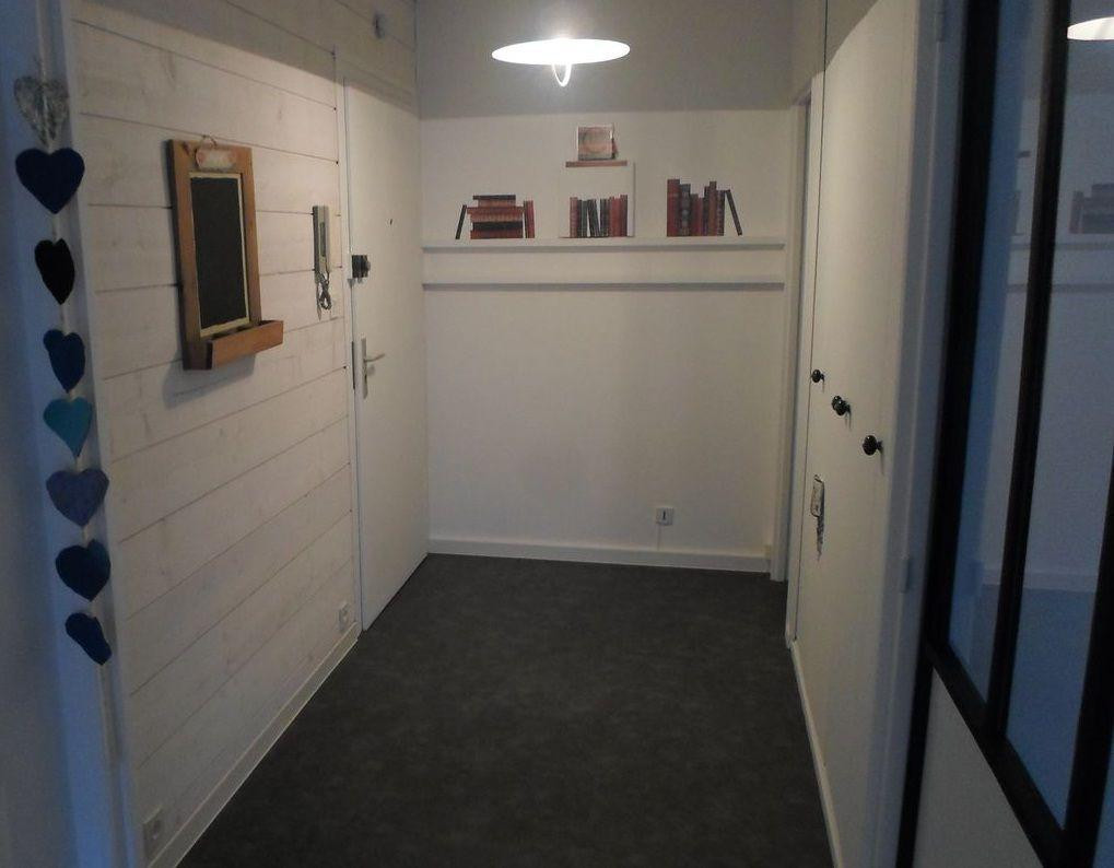 
                                                Location
                                                 T1 avec balcon, résidence calme, centre Belfort