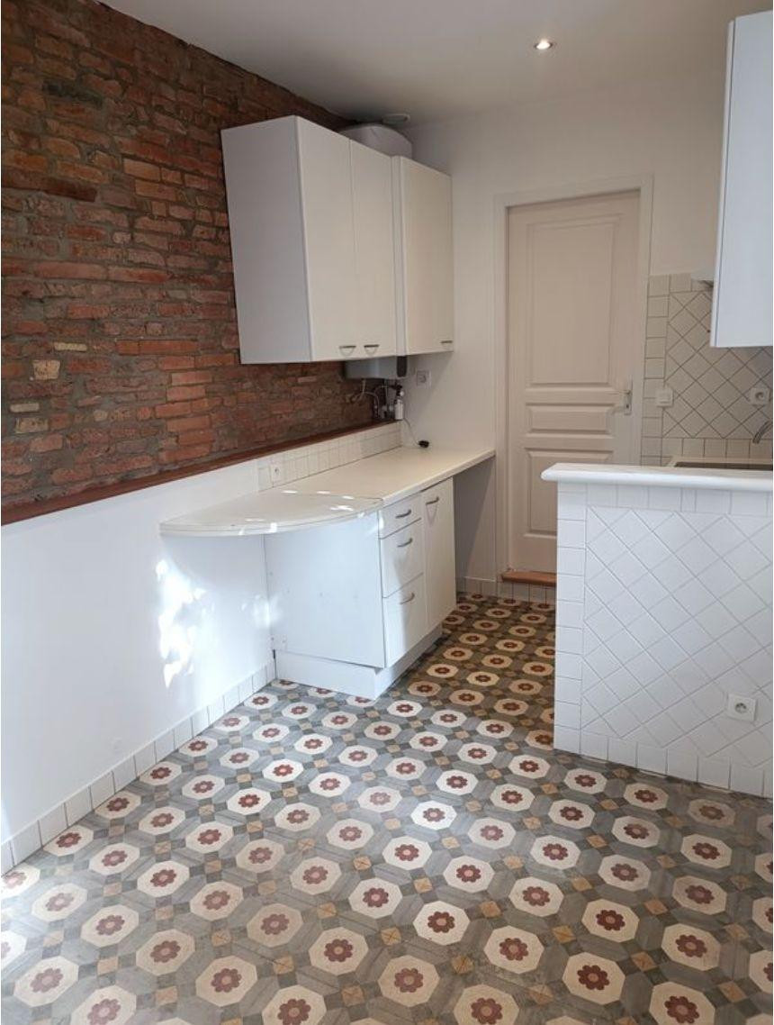 
                                                Location
                                                 T1 bis, 40 m2, quartier Jeanne d'Arc