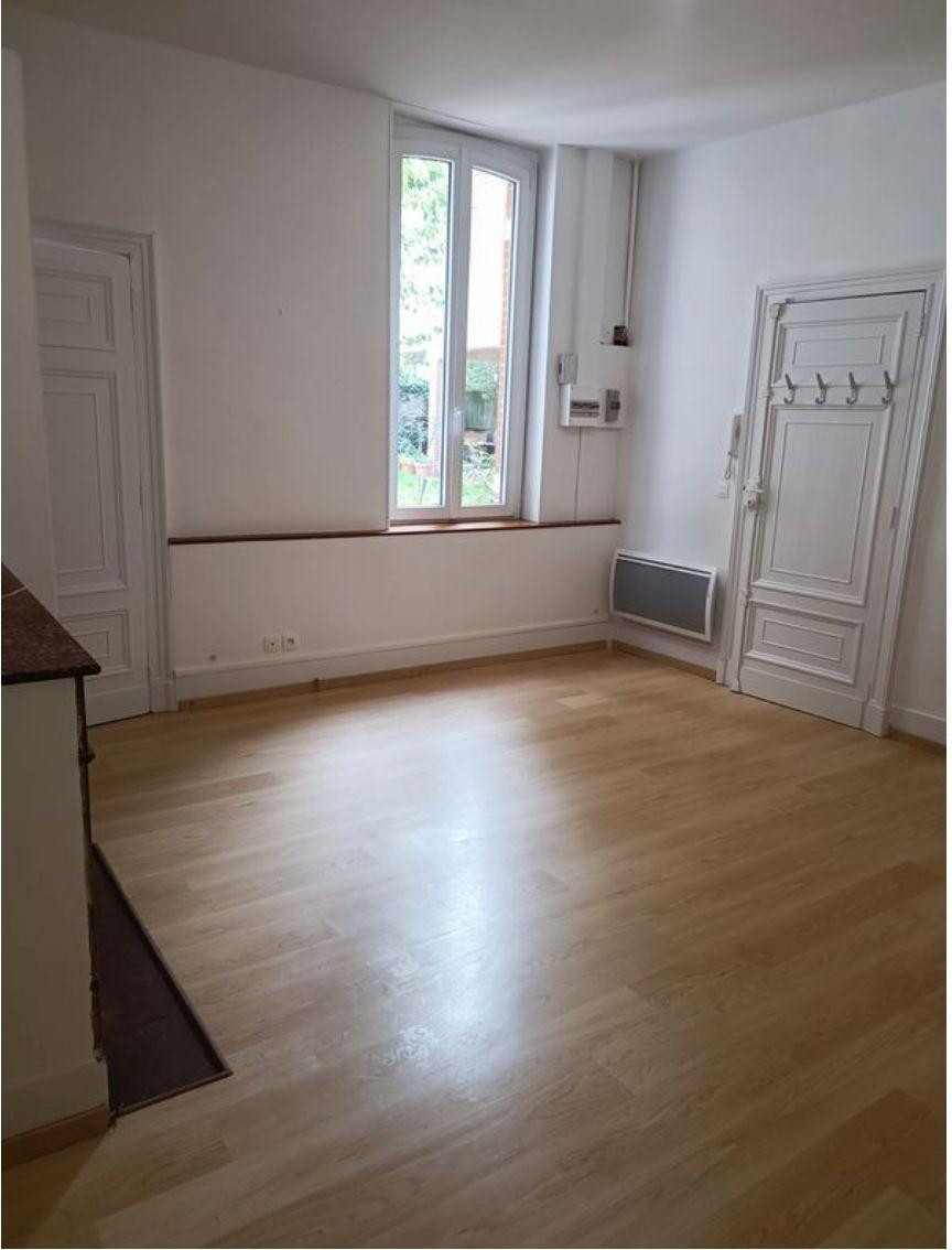 
                                                Location
                                                 T1 bis, 40 m2, quartier Jeanne d'Arc