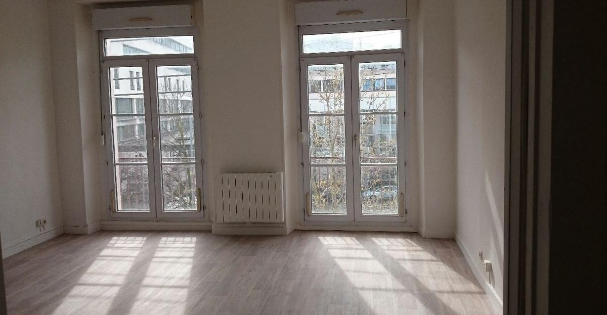 
                                                Location
                                                 T1 bis à louer à Nantes  Chaussée de la Madeleine