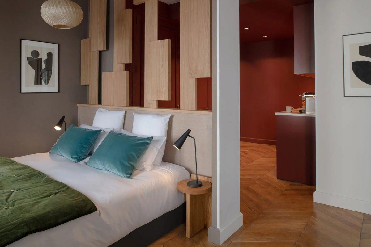 
                                                Location
                                                 T1 bis à Paris 16è meublé haut de gamme