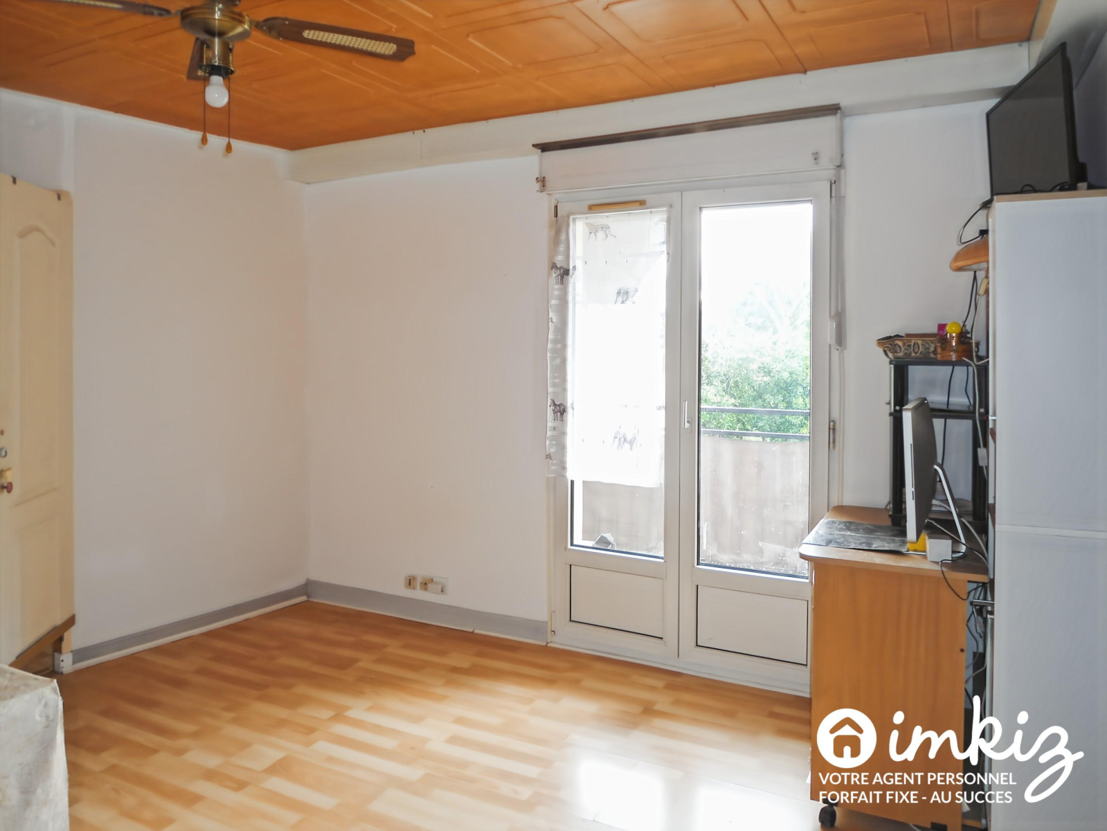 
                                                Vente
                                                 T1 bis avec balcon et parking