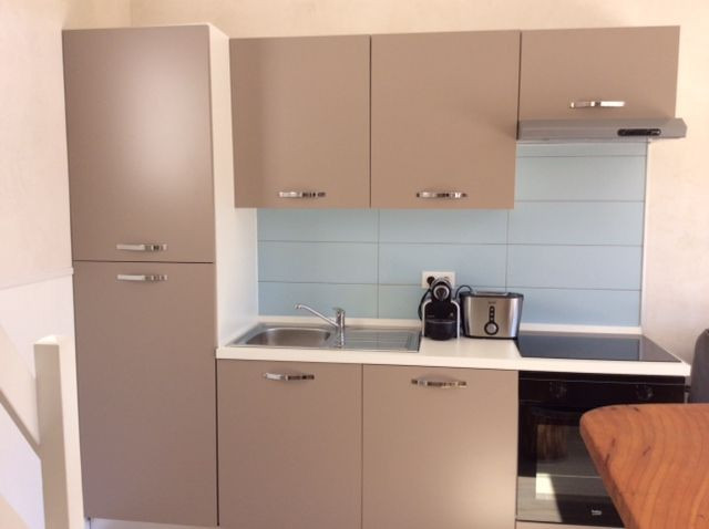 
                                                Location
                                                 T1 bis meublé avec terrasse et climatisation.