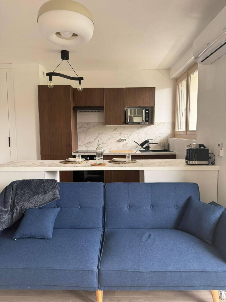 
                                                Location
                                                 T1 bis meublé de 34 m² entièrement refait à neuf