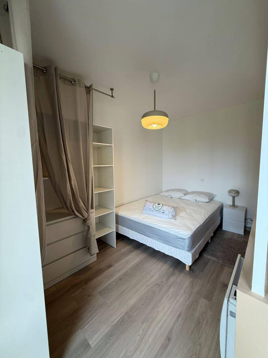 
                                                Location
                                                 T1 bis meublé de 34 m² entièrement refait à neuf