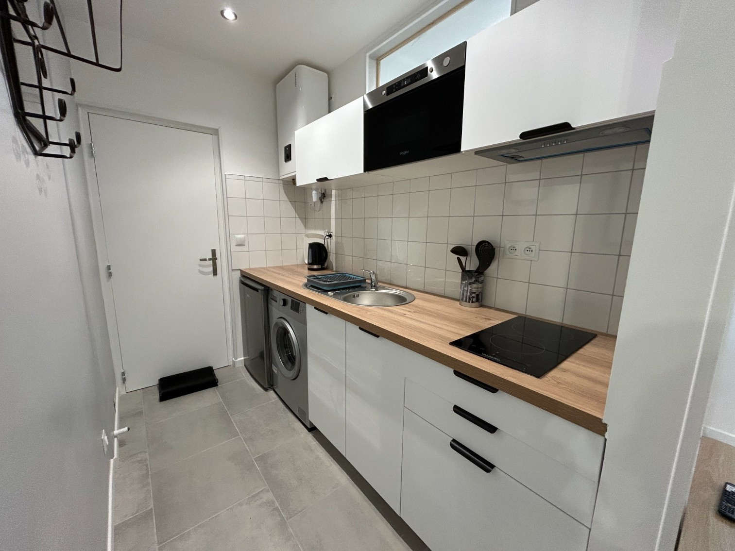 
                                                Location
                                                 T1 Bis MEUBLÉ DE STANDING St Leu
