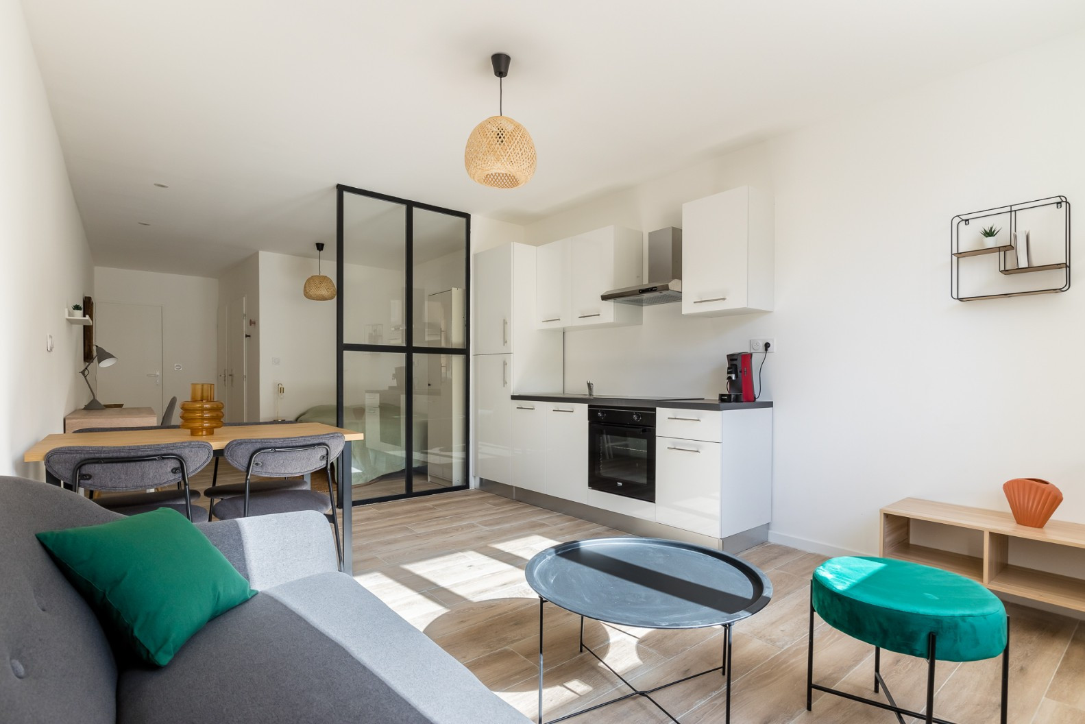 
                                                Location
                                                 T1 BIS MEUBLE - VACON