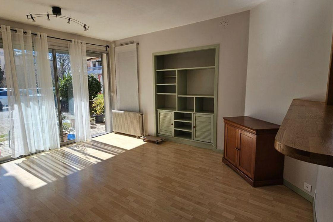 
                                                Location
                                                 T1 bis - Pont des demoiselles TOULOUSE