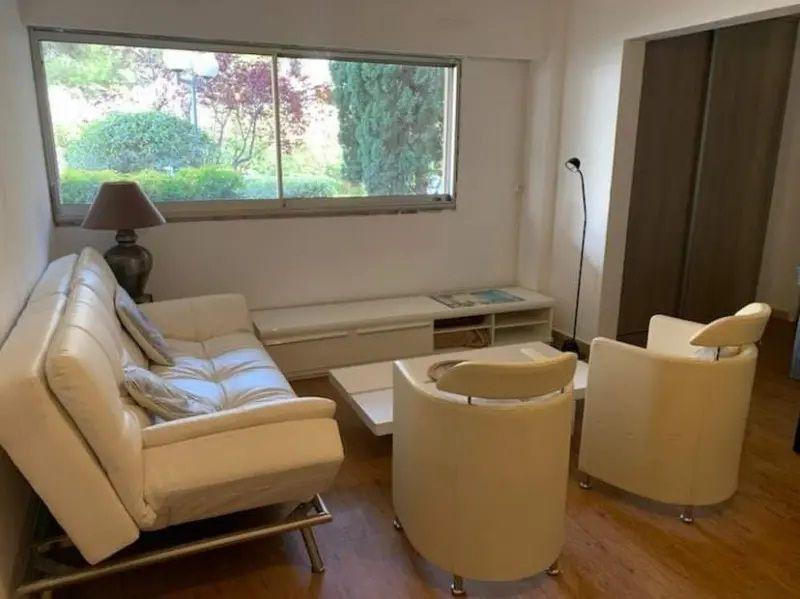 
                                                Location
                                                 T1 bis, résidence calme et sécurisée