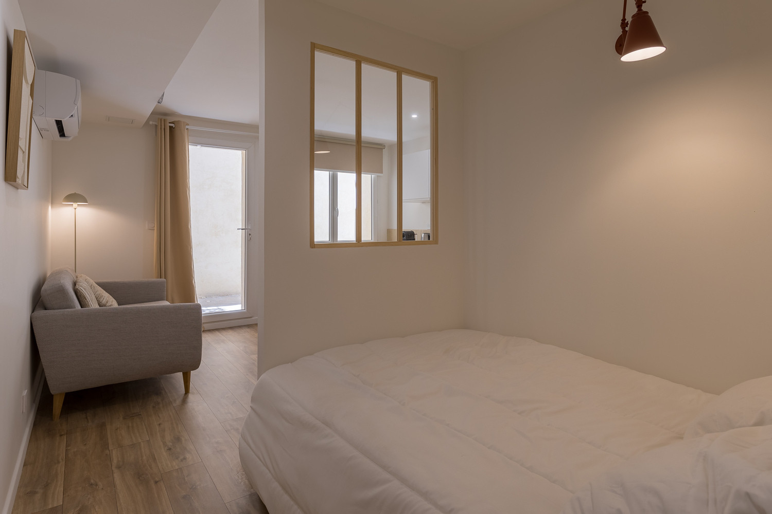 
                                                Location
                                                 T1 BIS - YOLOCOLIVING
