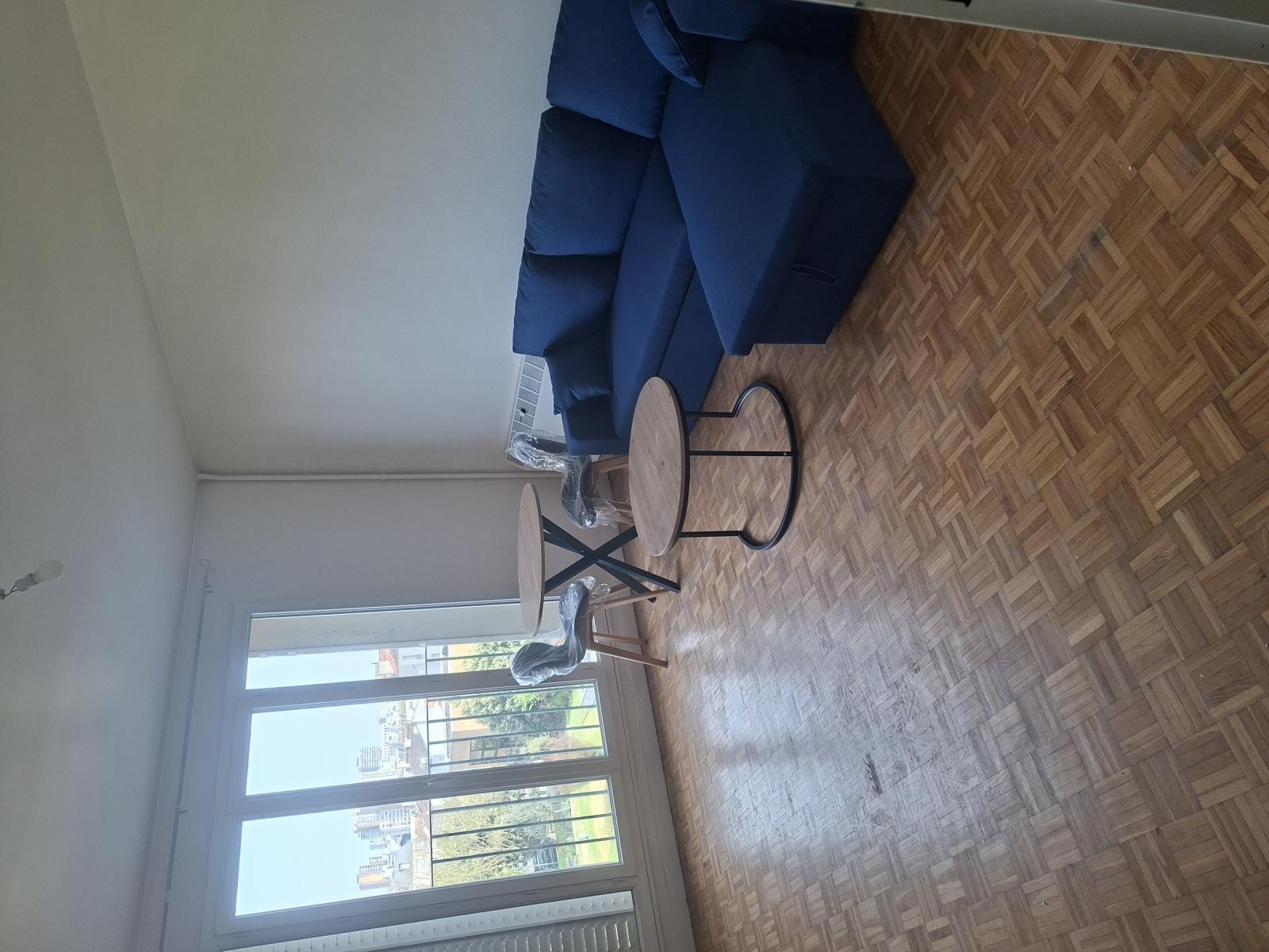 
                                                Location
                                                 T1 de 36m refait a neuf au pied du metro Villejuif