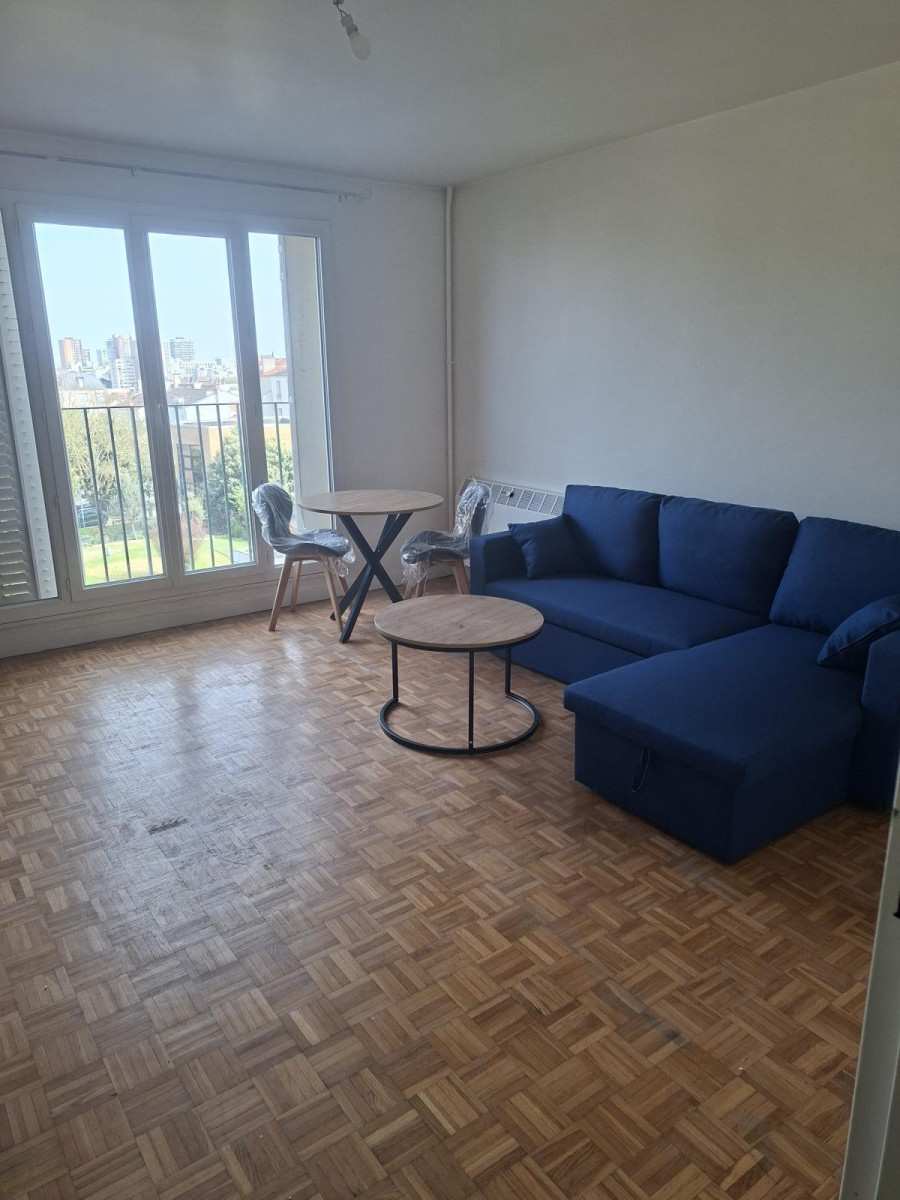 
                                                Location
                                                 T1 de 36m² refait à neuf proche métro Villejuif
