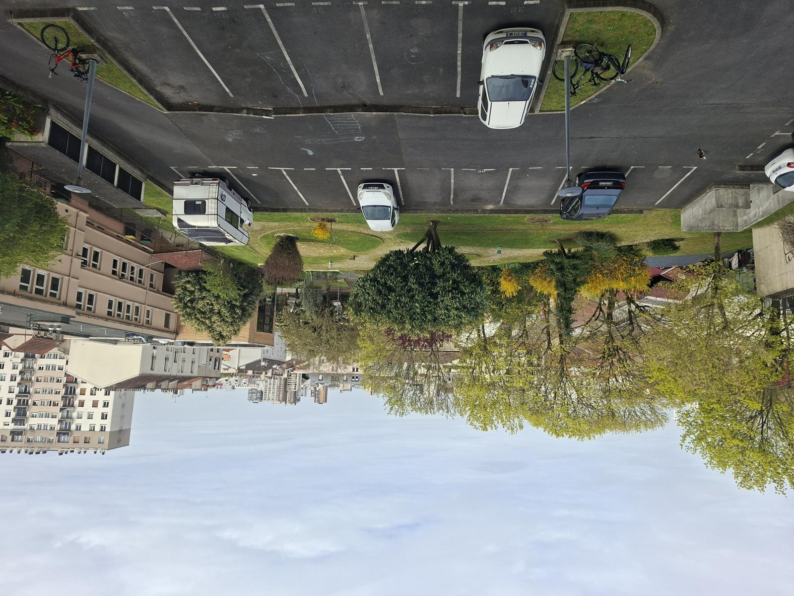
                                                Location
                                                 T1 de 36m² refait à neuf proche métro Villejuif