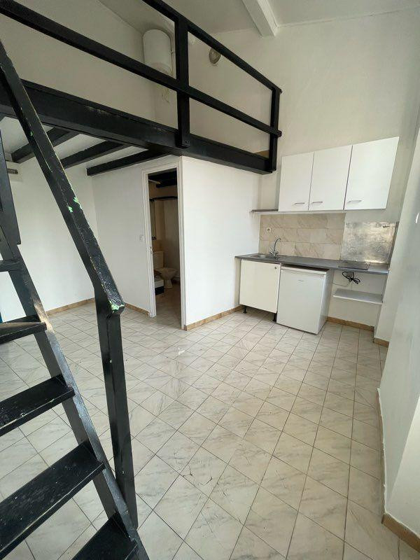 
                                                Location
                                                 T1 en mezzanine 30m²