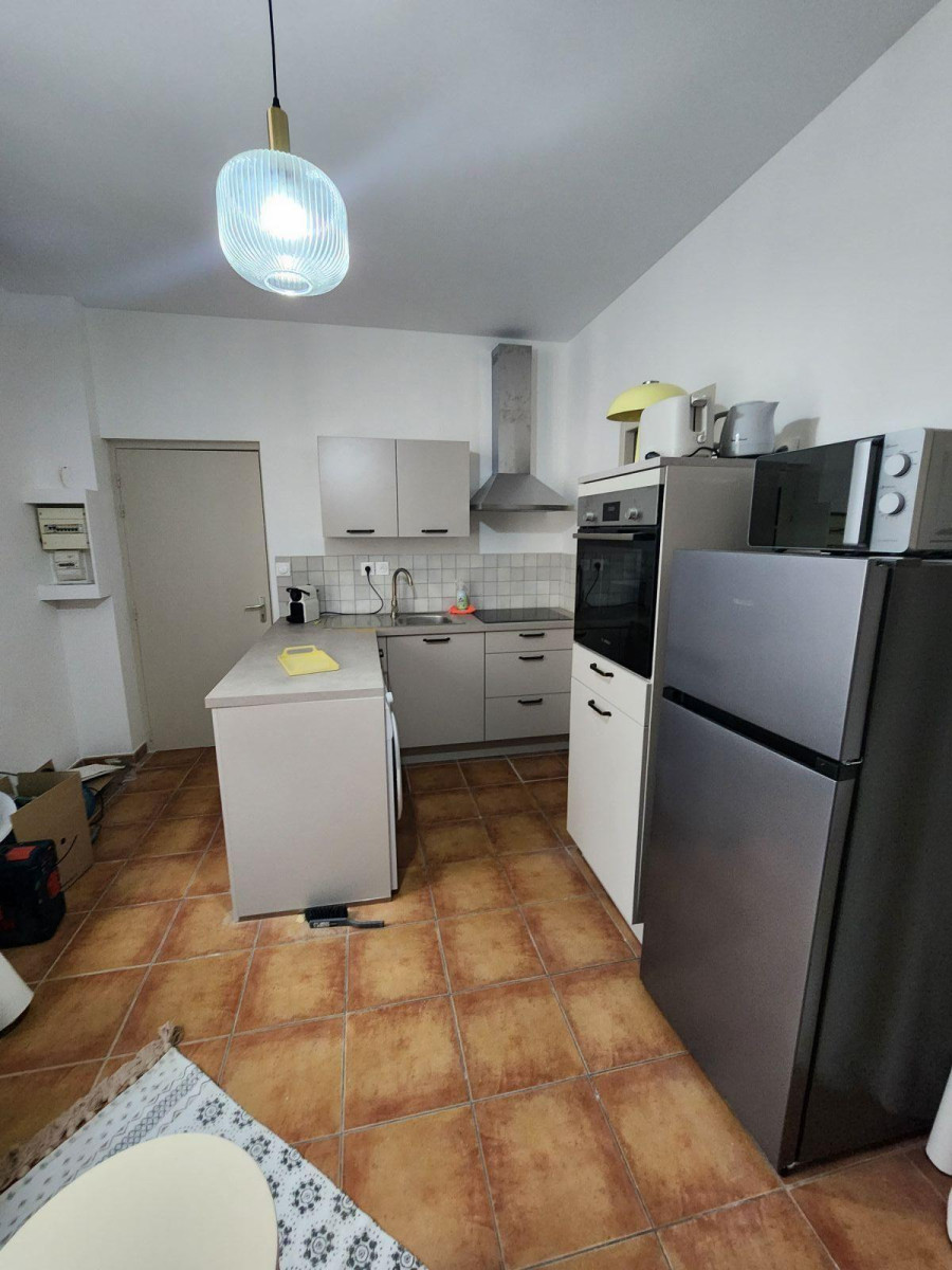 
                                                Location
                                                 T1 LUMINEUX A DEUX PAS DE LA TOUR LUMA