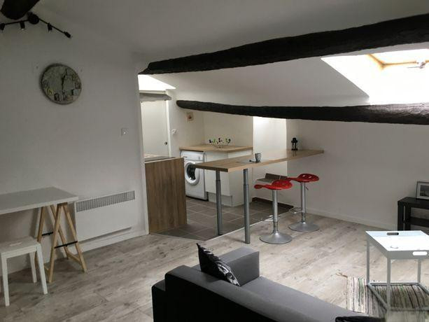 
                                                Location
                                                 T1 meublé - 13006 MRS - Rue de la Loubière
