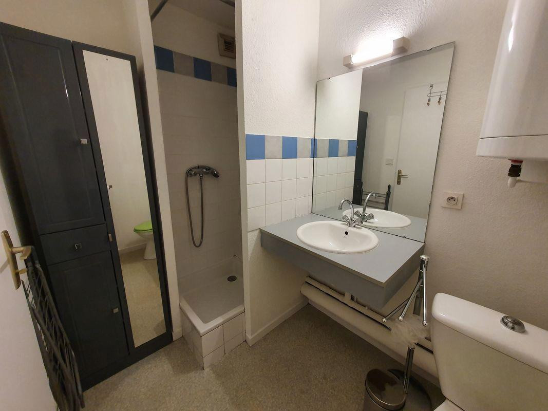 
                                                Location
                                                 T1 meublé 200m métro St Agne