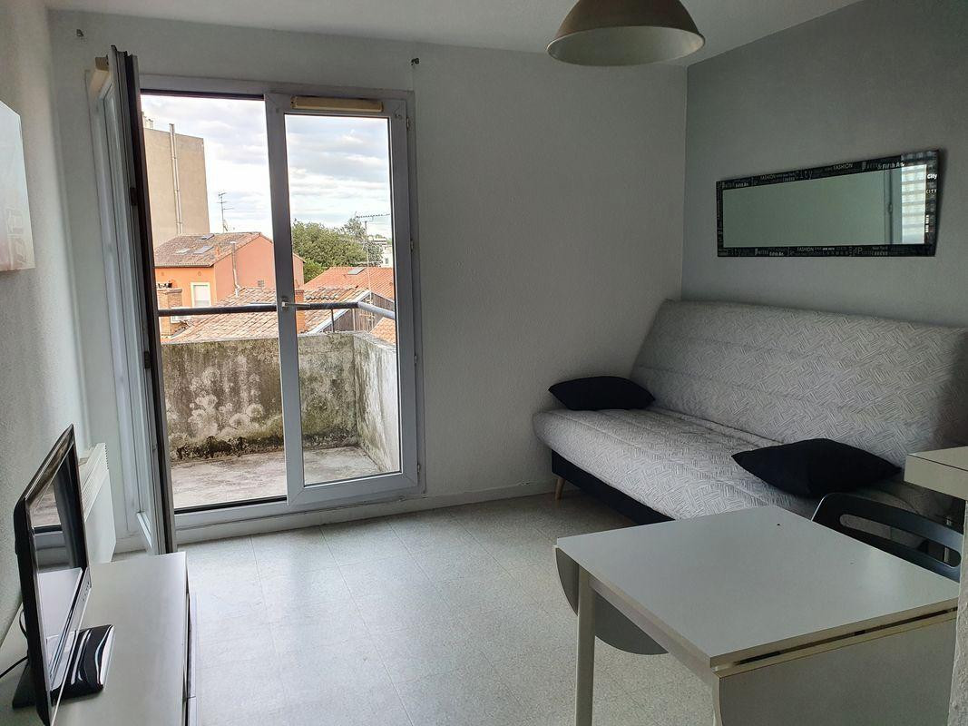 
                                                Location
                                                 T1 meublé 200m métro St Agne