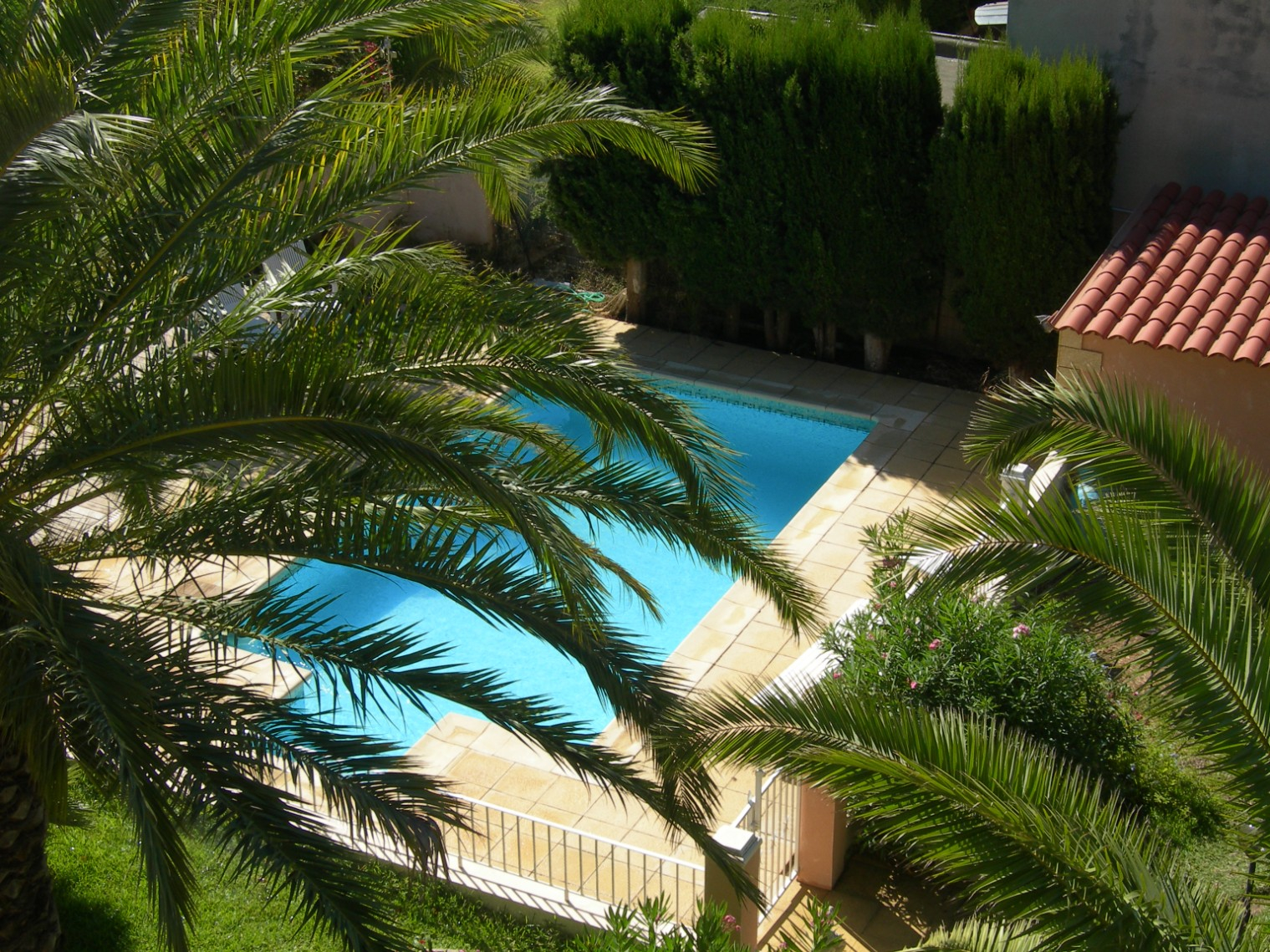 
                                                Location
                                                 T1 MEUBLE A 300M PLAGES PISCINE VUE MER à l'année