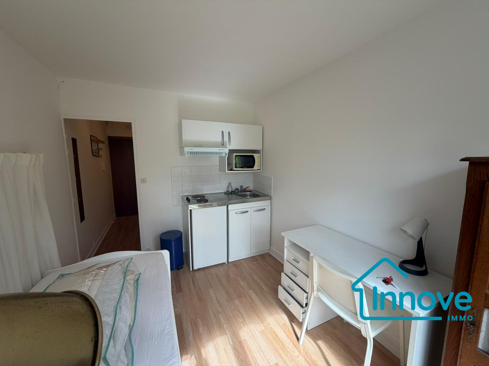 
                                                Location
                                                 T1 Meublé - Av de paris