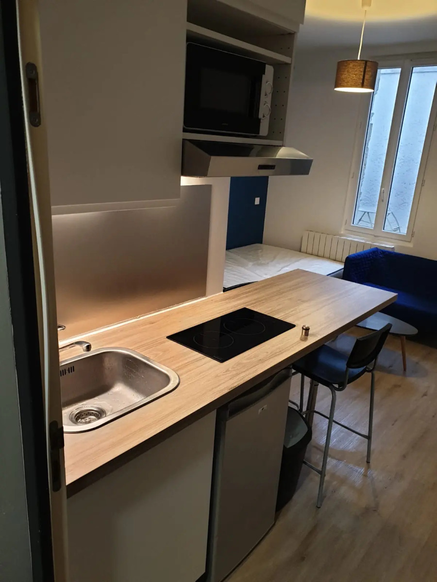 
                                                Location
                                                 T1 meublé avec cours Libourne