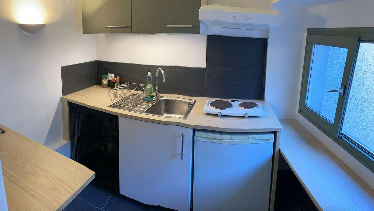 
                                                Location
                                                 T1 meublé - hyper-centre Nantes 27m2