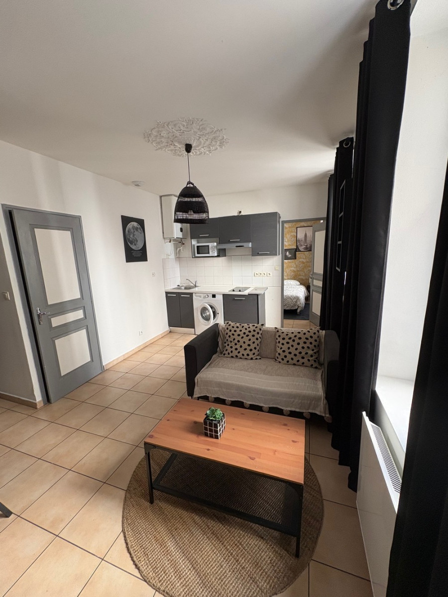 
                                                Location
                                                 🏡 T1 meublé lumineux – Lyon 3