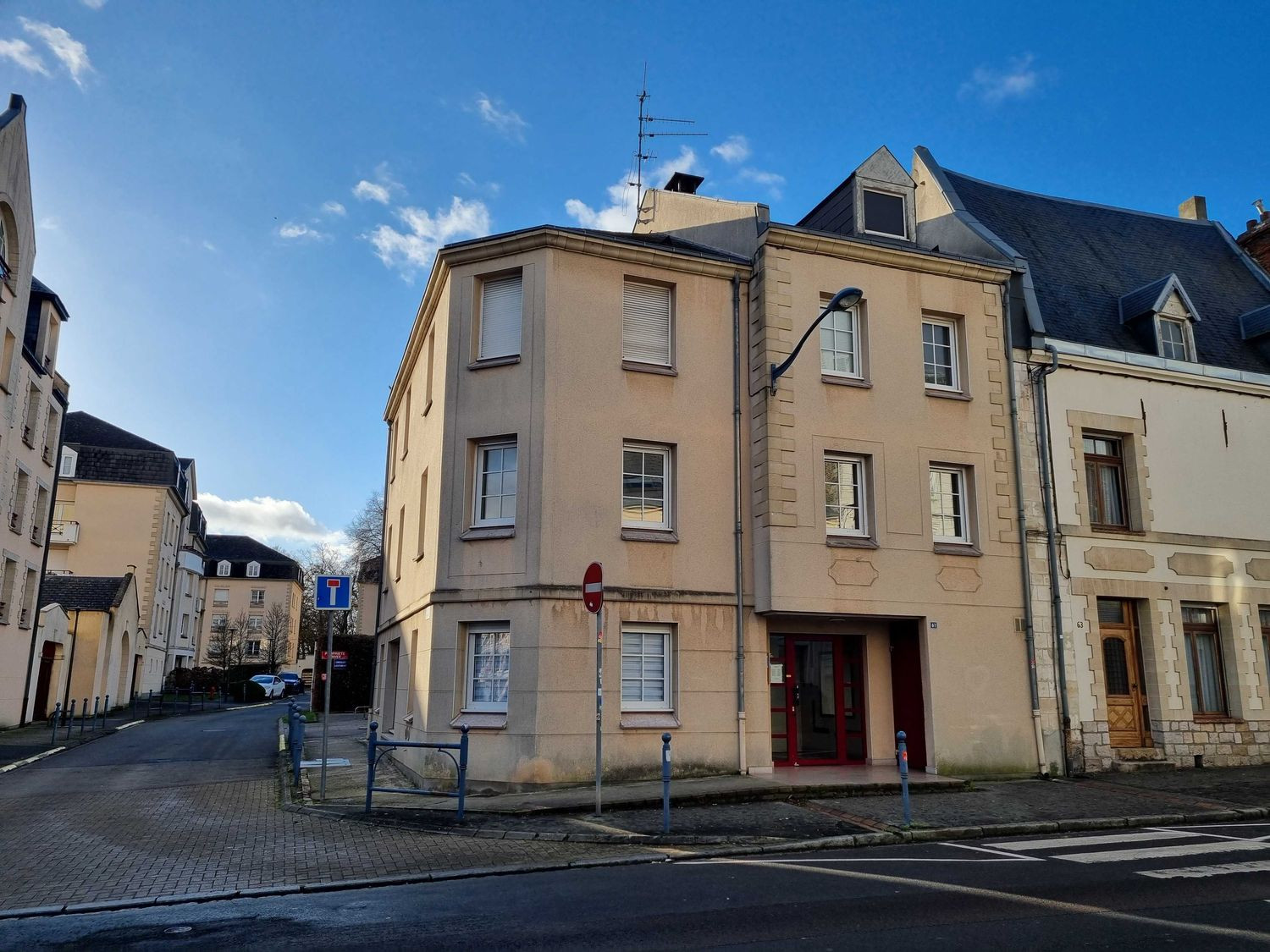 
                                                Location
                                                 T1 meublé neuf Arras