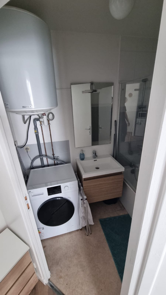 
                                                Location
                                                 T1 meublé pessac