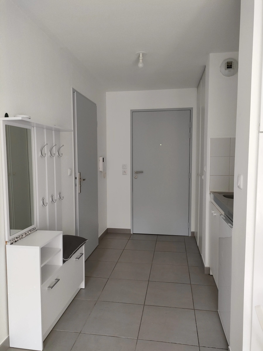 
                                                Location
                                                 T1 meublé Pessac proche université