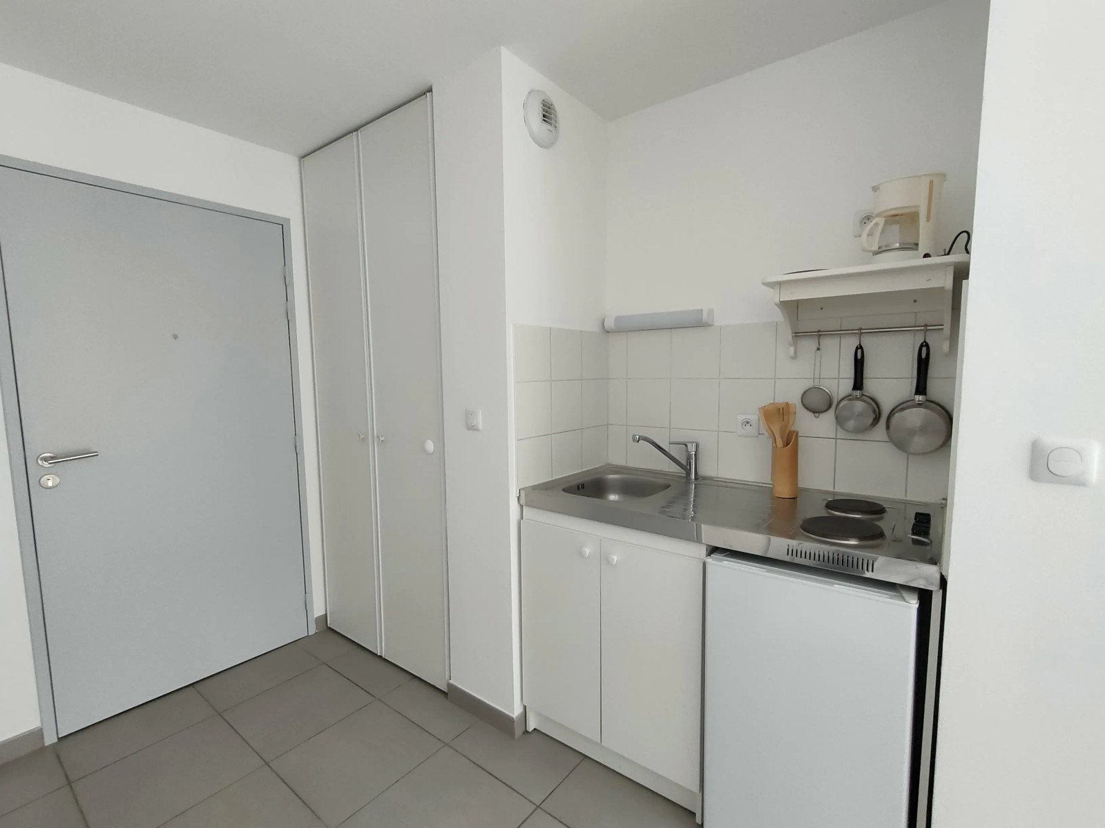 
                                                Location
                                                 T1 meublé Pessac proche université