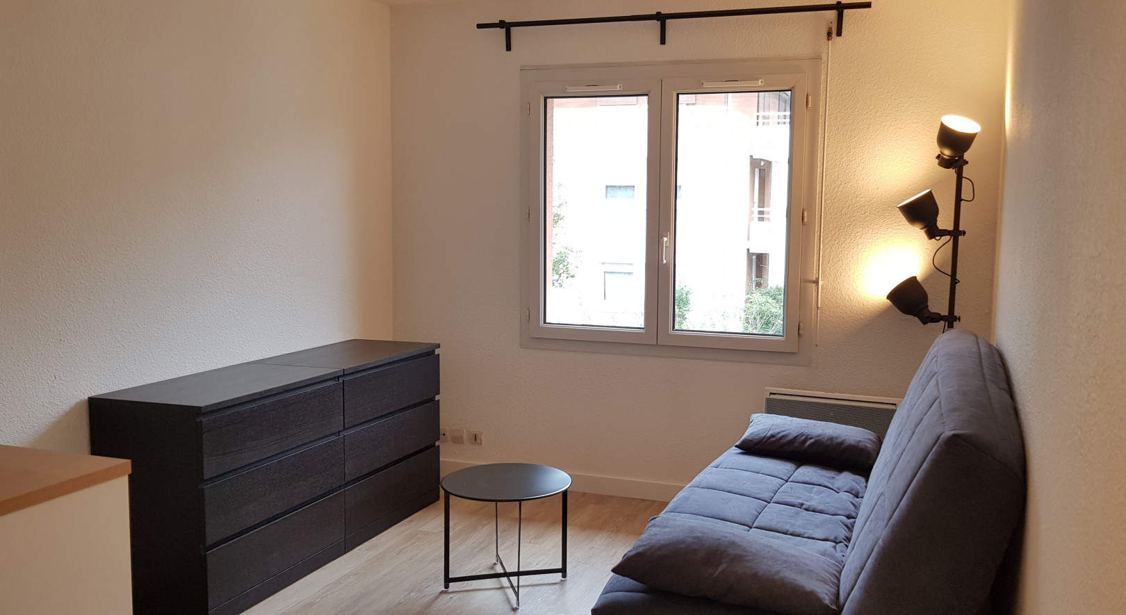 
                                                Location
                                                 T1 meublé résidence calme