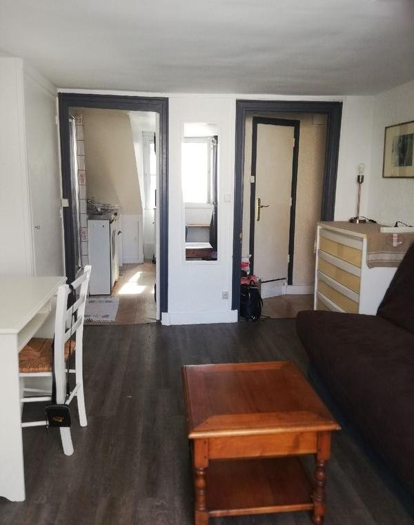 
                                                Location
                                                 T1 meublé sous les toits St-Ambroise