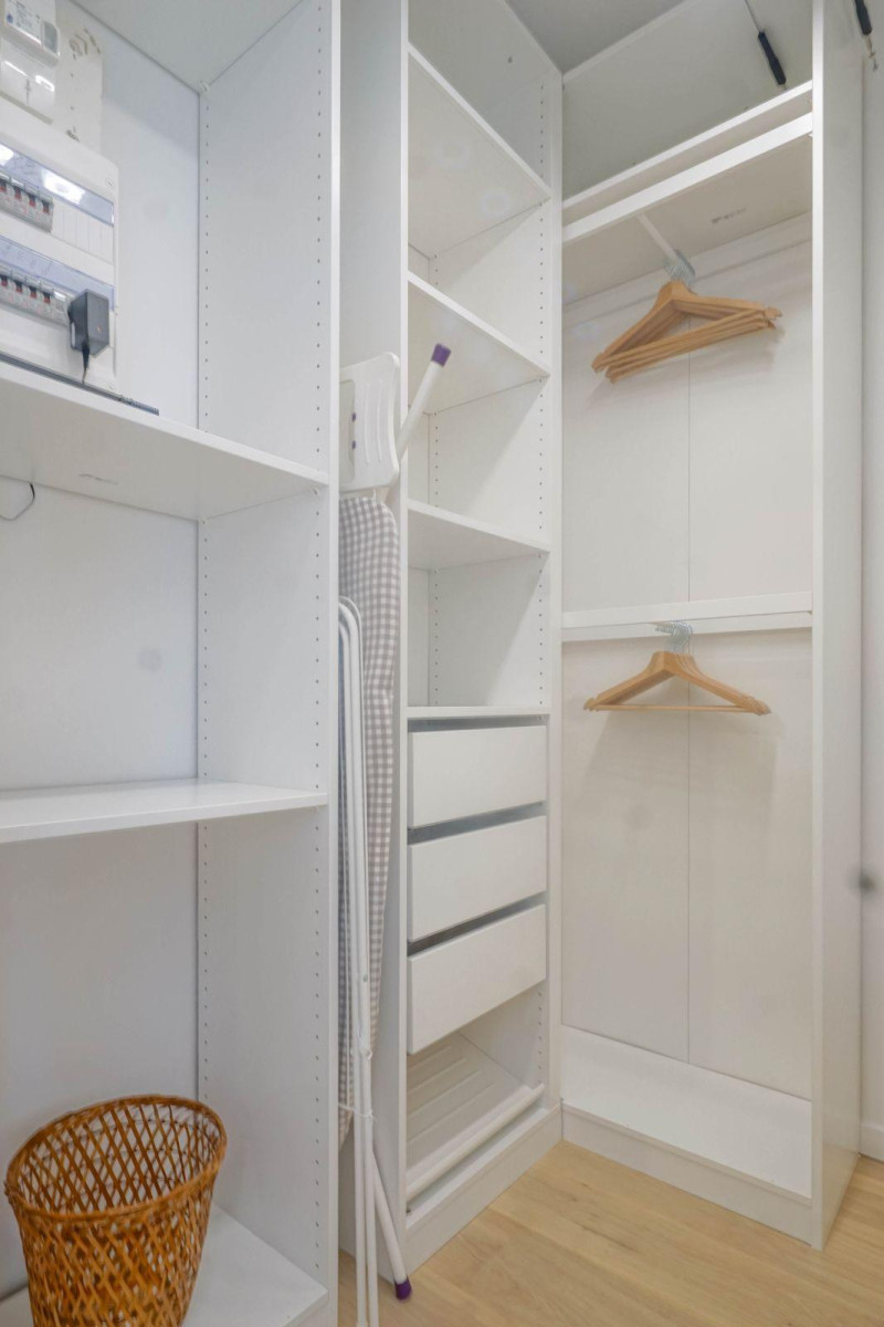 
                                                Location
                                                 T1 refait à neuf meublé cosy et lumineux terrasse